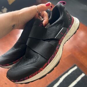 TIEM Slipstream Spin Shoes w/ Clips – Women’s Size 7 – Black Floral Sole